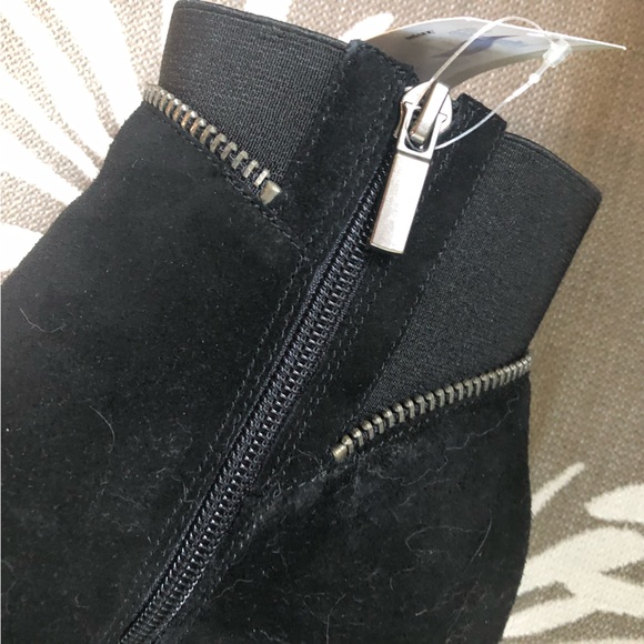 🖤 Suede Ankle Boot with Decorative Zipper Detail 🖤 - Picture 2 of 14